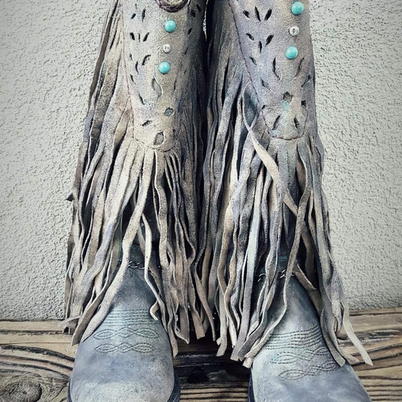 Upcycled long fringe boots - Picture 3 of 8